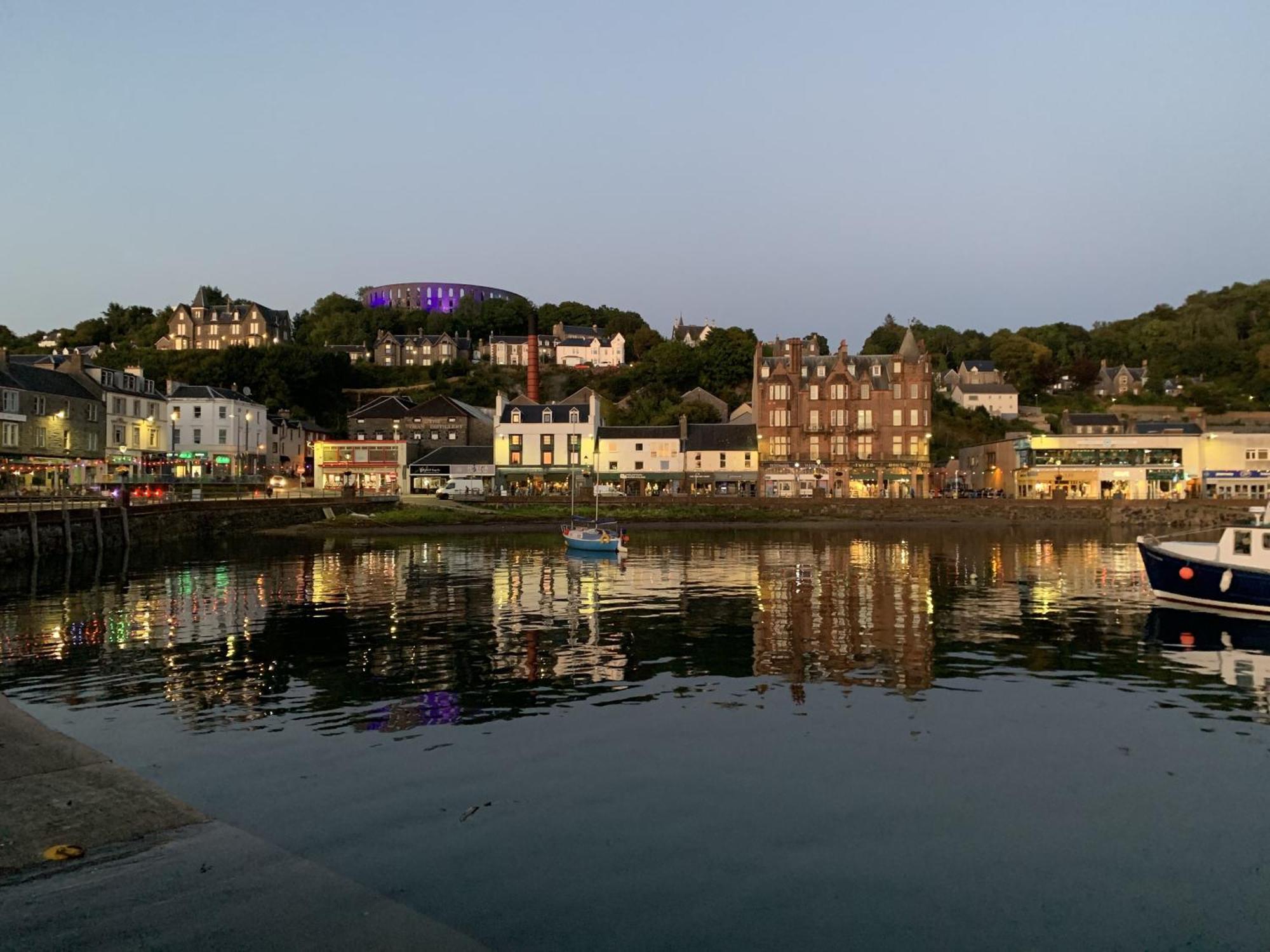 Red Squirrel Pod With Hot Tub Oban Exterior foto