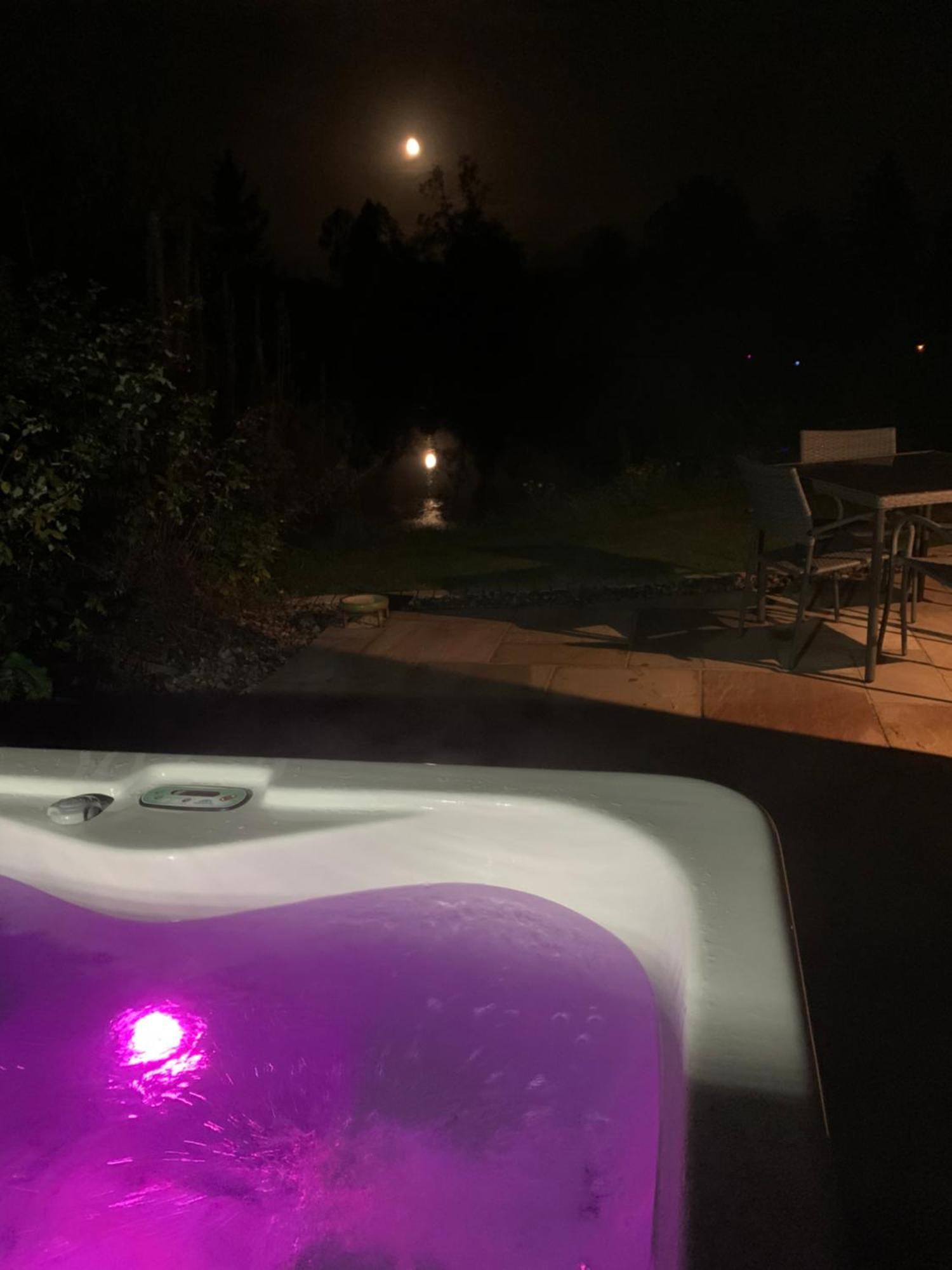 Red Squirrel Pod With Hot Tub Oban Exterior foto